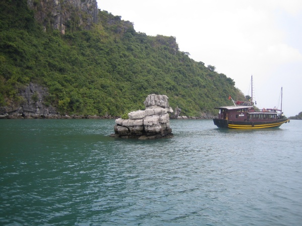 Halong Bay Vietnam - Boat Cruise
